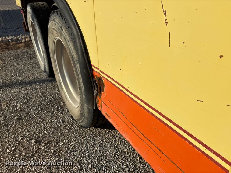 image for item EA7576 2004 Freightliner Business Class M2 fuel truck