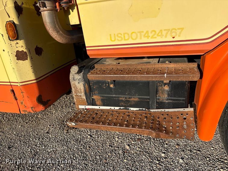 image for item EA7576 2004 Freightliner Business Class M2 fuel truck