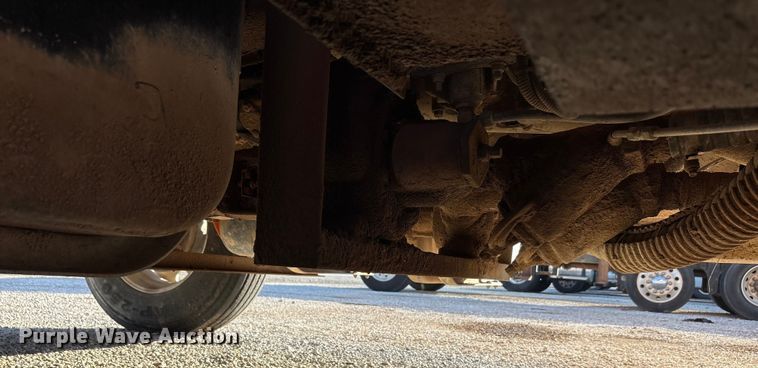 image for item EA7576 2004 Freightliner Business Class M2 fuel truck