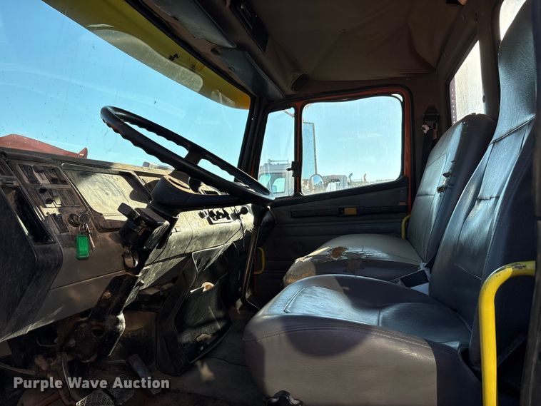 image for item EA7576 2004 Freightliner Business Class M2 fuel truck