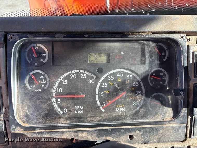 image for item EA7576 2004 Freightliner Business Class M2 fuel truck