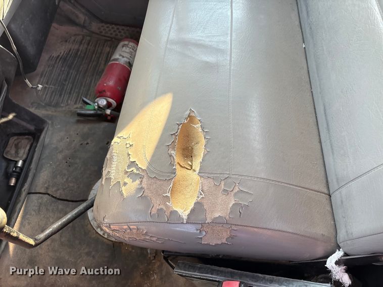 image for item EA7576 2004 Freightliner Business Class M2 fuel truck