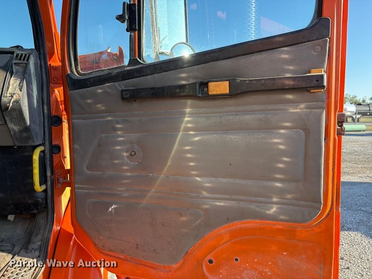 image for item EA7576 2004 Freightliner Business Class M2 fuel truck