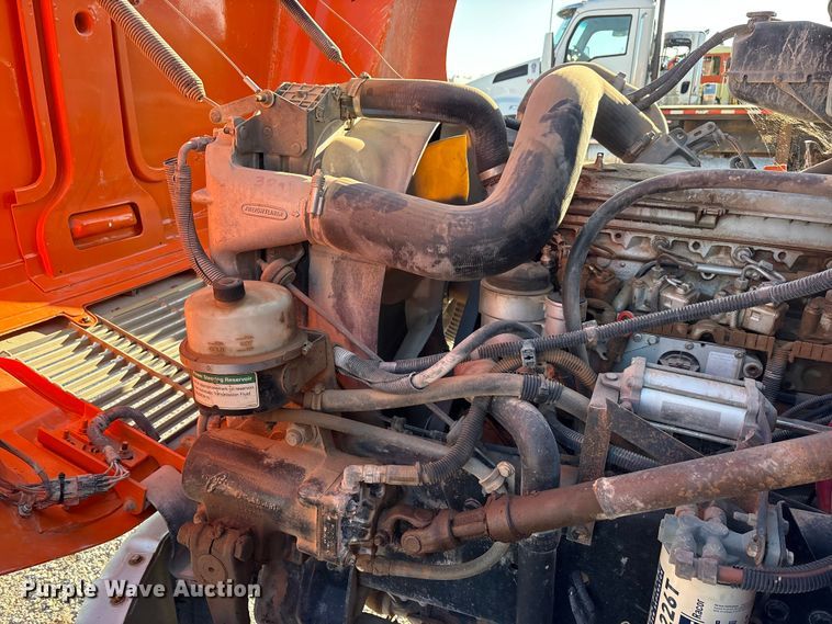 image for item EA7576 2004 Freightliner Business Class M2 fuel truck