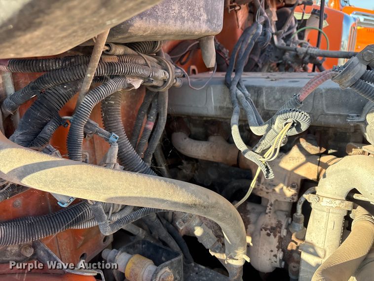 image for item EA7576 2004 Freightliner Business Class M2 fuel truck