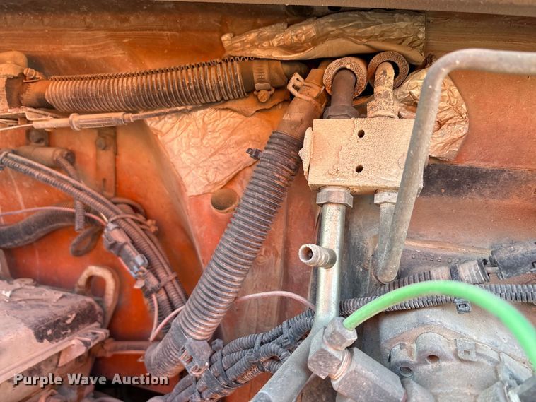 image for item EA7576 2004 Freightliner Business Class M2 fuel truck