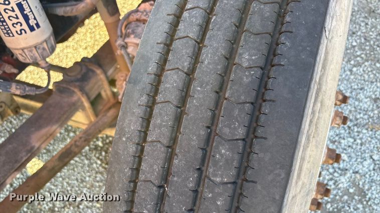 image for item EA7576 2004 Freightliner Business Class M2 fuel truck