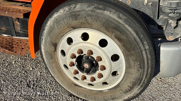 image for item EA7576 2004 Freightliner Business Class M2 fuel truck