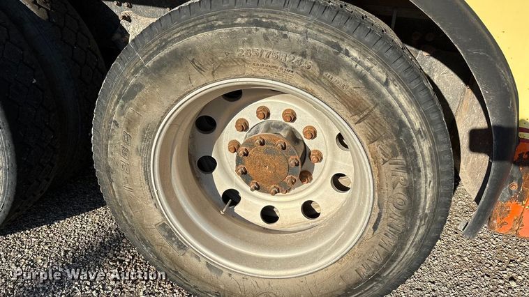 image for item EA7576 2004 Freightliner Business Class M2 fuel truck