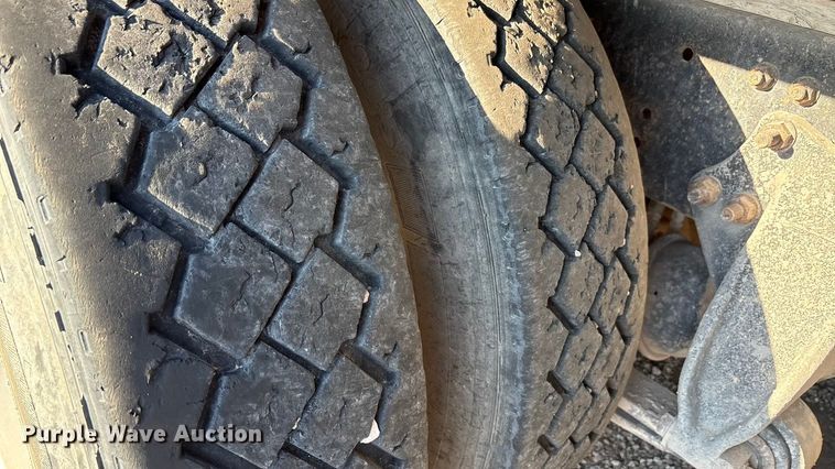 image for item EA7576 2004 Freightliner Business Class M2 fuel truck