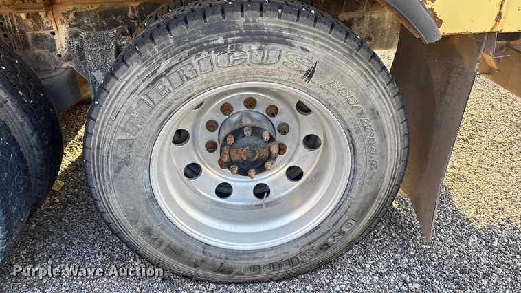 image for item EA7576 2004 Freightliner Business Class M2 fuel truck