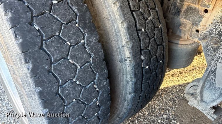 image for item EA7576 2004 Freightliner Business Class M2 fuel truck