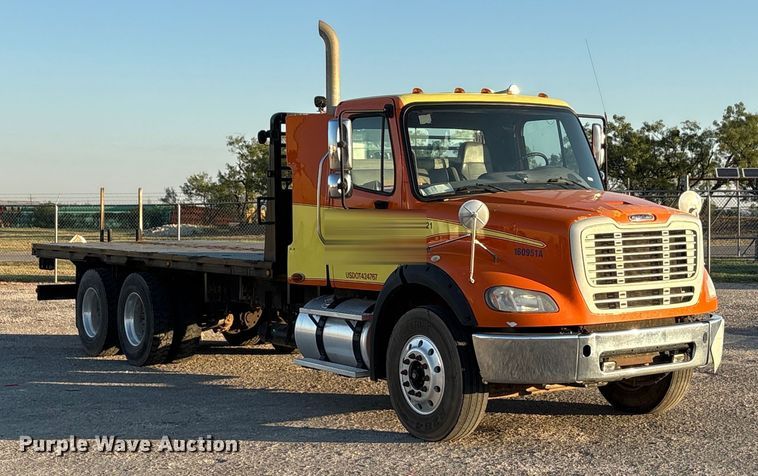 image for item EA7577 2016 Freightliner Business Class M2 flatbed truck