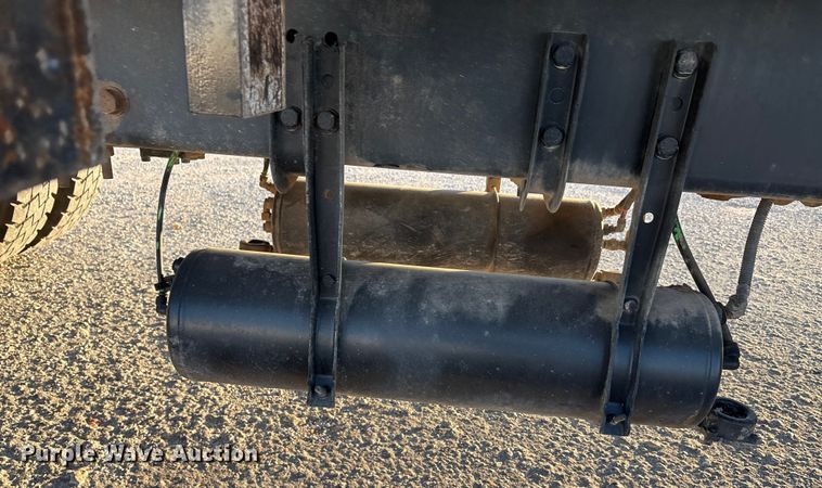 image for item EA7577 2016 Freightliner Business Class M2 flatbed truck