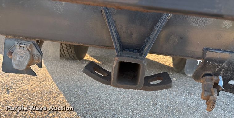 image for item EA7577 2016 Freightliner Business Class M2 flatbed truck