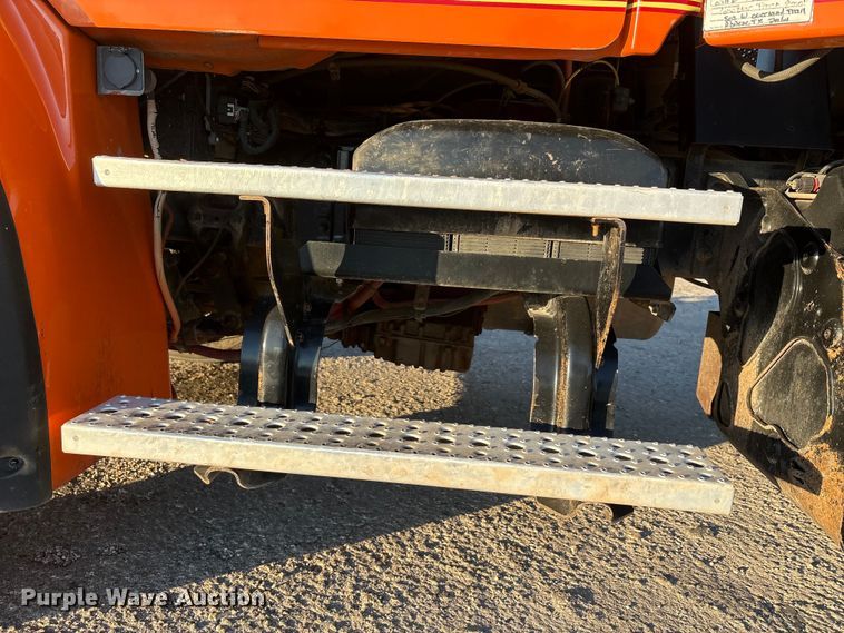 image for item EA7577 2016 Freightliner Business Class M2 flatbed truck