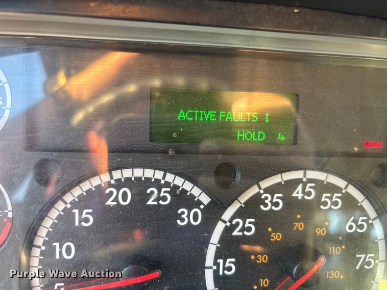 image for item EA7577 2016 Freightliner Business Class M2 flatbed truck