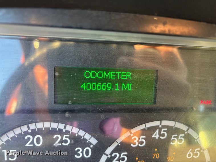 image for item EA7577 2016 Freightliner Business Class M2 flatbed truck