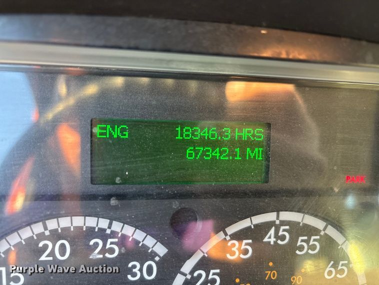 image for item EA7577 2016 Freightliner Business Class M2 flatbed truck