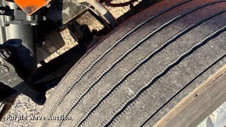 image for item EA7577 2016 Freightliner Business Class M2 flatbed truck