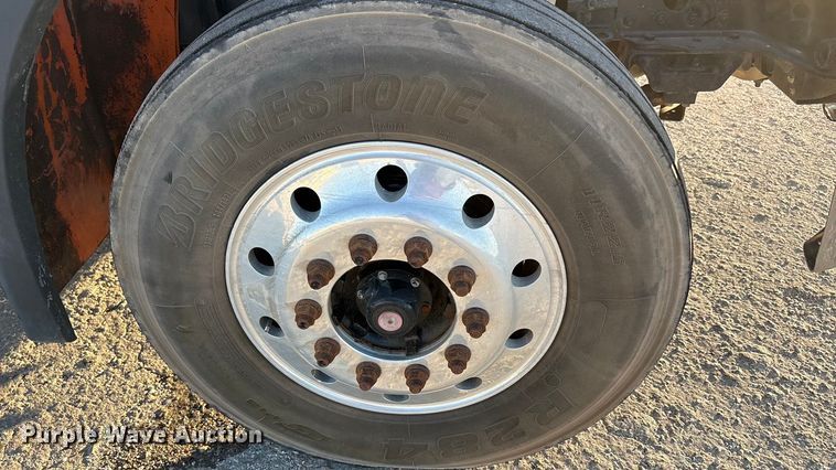 image for item EA7577 2016 Freightliner Business Class M2 flatbed truck