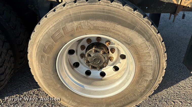 image for item EA7577 2016 Freightliner Business Class M2 flatbed truck