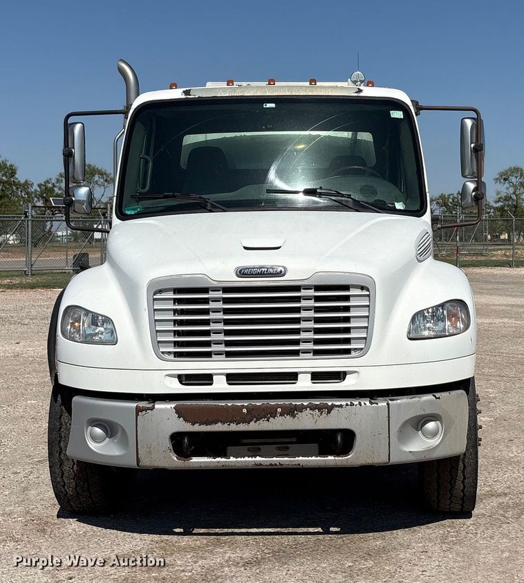 image for item EA7578 2007 Freightliner Business Class M2 fuel truck