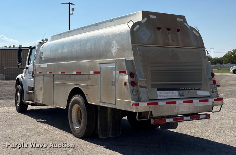 image for item EA7578 2007 Freightliner Business Class M2 fuel truck