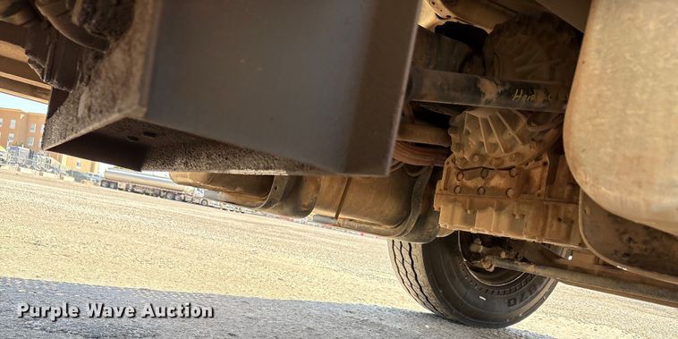 image for item EA7578 2007 Freightliner Business Class M2 fuel truck