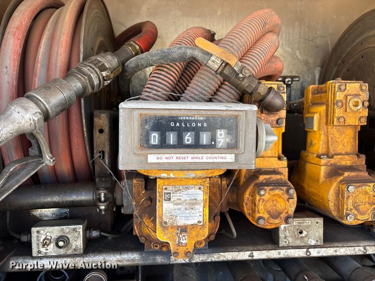 image for item EA7578 2007 Freightliner Business Class M2 fuel truck