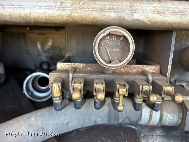 image for item EA7578 2007 Freightliner Business Class M2 fuel truck