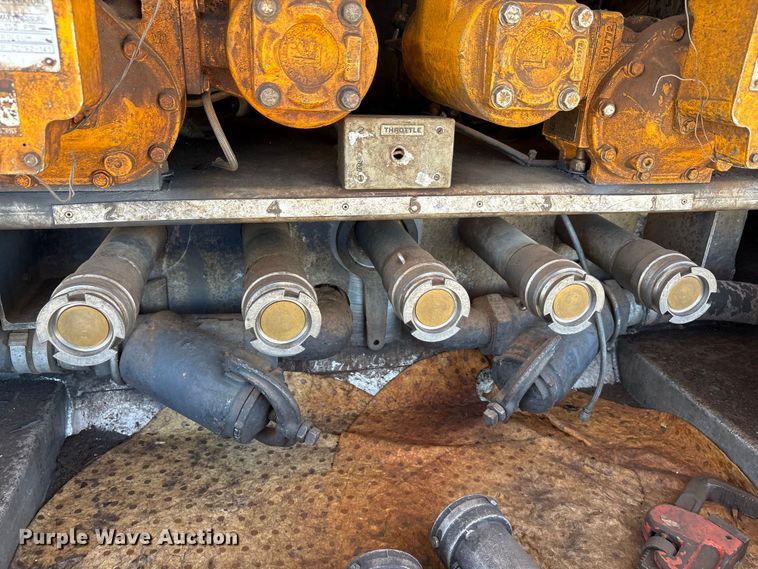 image for item EA7578 2007 Freightliner Business Class M2 fuel truck