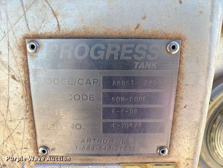 image for item EA7578 2007 Freightliner Business Class M2 fuel truck