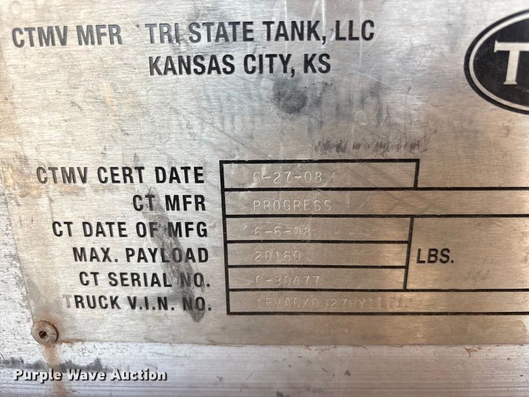 image for item EA7578 2007 Freightliner Business Class M2 fuel truck