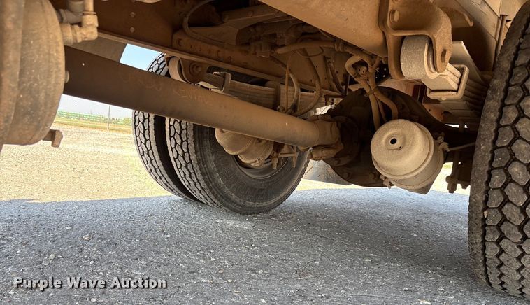 image for item EA7578 2007 Freightliner Business Class M2 fuel truck