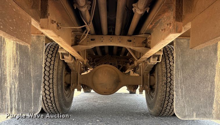 image for item EA7578 2007 Freightliner Business Class M2 fuel truck