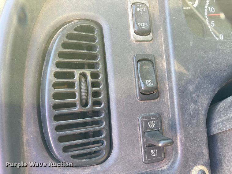 image for item EA7578 2007 Freightliner Business Class M2 fuel truck