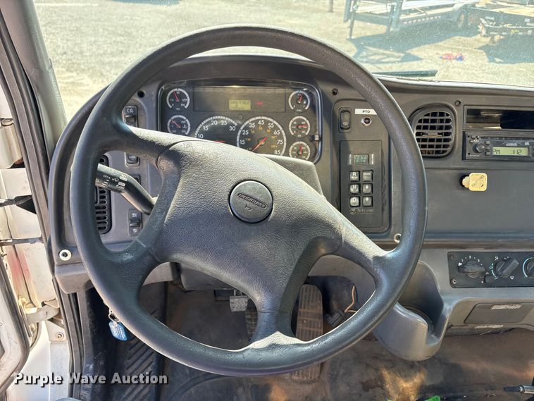 image for item EA7578 2007 Freightliner Business Class M2 fuel truck