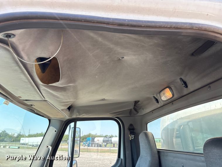 image for item EA7578 2007 Freightliner Business Class M2 fuel truck