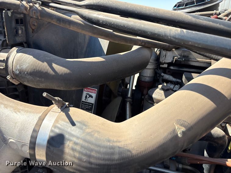 image for item EA7578 2007 Freightliner Business Class M2 fuel truck