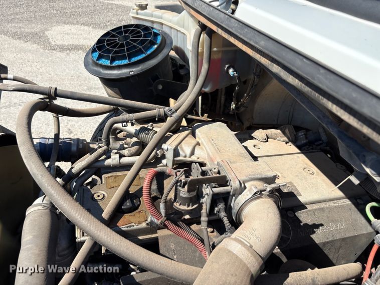 image for item EA7578 2007 Freightliner Business Class M2 fuel truck