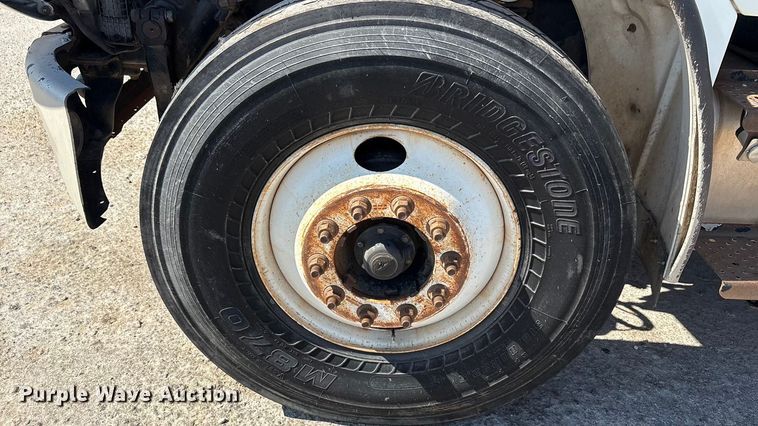 image for item EA7578 2007 Freightliner Business Class M2 fuel truck