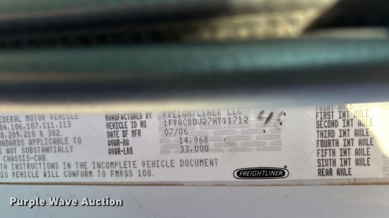 image for item EA7578 2007 Freightliner Business Class M2 fuel truck