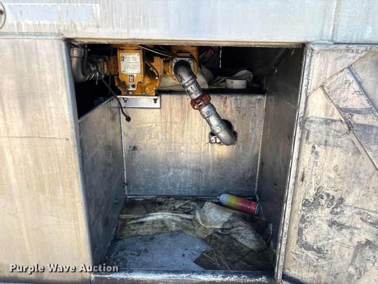 image for item EA7579 2011 Peterbilt 337 fuel truck