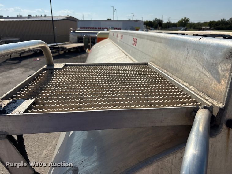 image for item EA7579 2011 Peterbilt 337 fuel truck