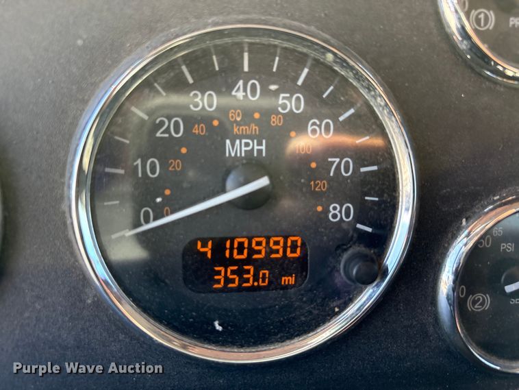 image for item EA7579 2011 Peterbilt 337 fuel truck