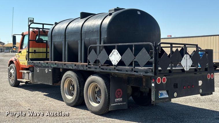 image for item EA7580 2006 Freightliner Business Class M2 flatbed truck