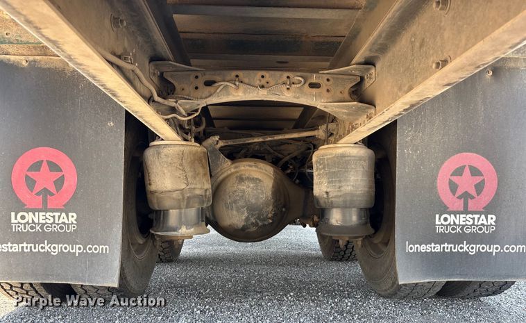 image for item EA7580 2006 Freightliner Business Class M2 flatbed truck