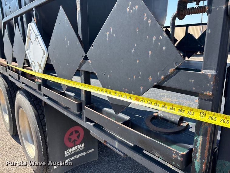 image for item EA7580 2006 Freightliner Business Class M2 flatbed truck