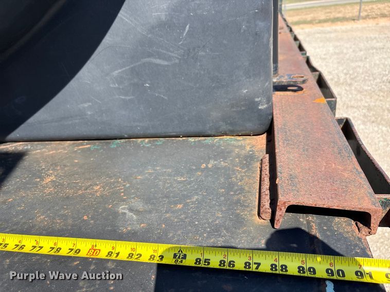 image for item EA7580 2006 Freightliner Business Class M2 flatbed truck